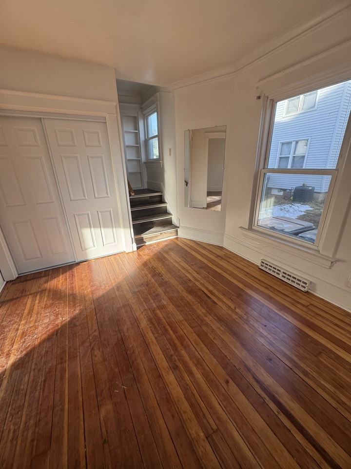 253 W Grand Ave #NA - Photo 3 of 10