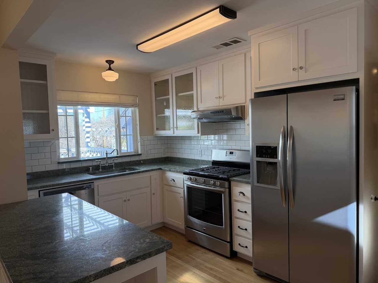 416 6th St #NA - Photo 7 of 16