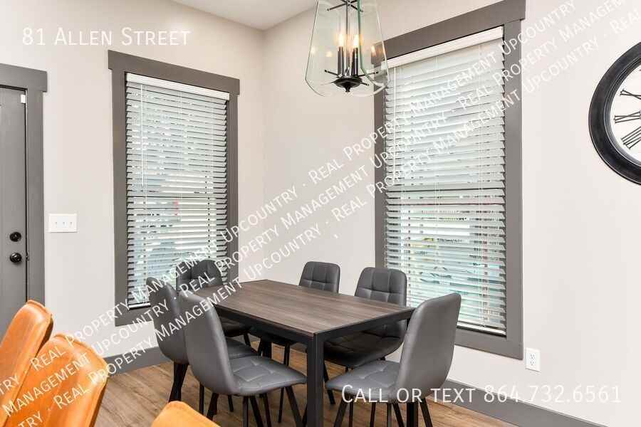 81 Allen St - Photo 4 of 12