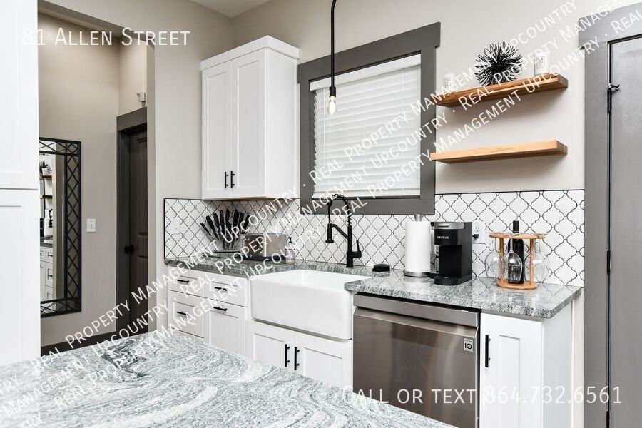 81 Allen St - Photo 5 of 12