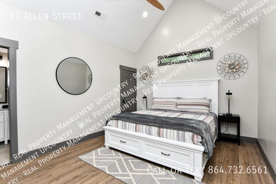 81 Allen St - Photo 6 of 12