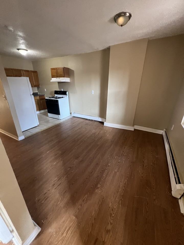 32 Bedford St #32A - Photo 5 of 12