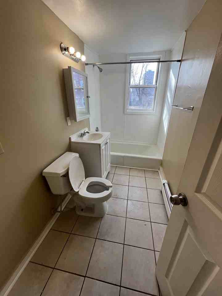 32 Bedford St #32A - Photo 7 of 12