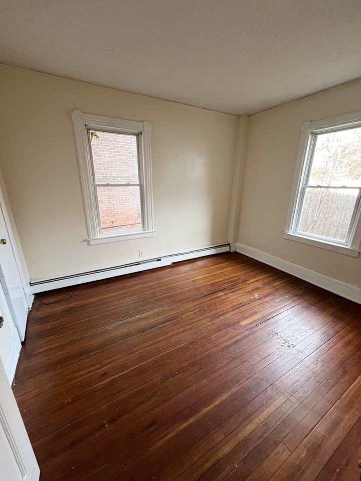 558 Broad St #3 - Photo 6 of 9