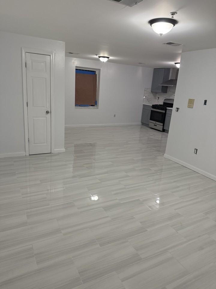 414 S 19th St #1 - Photo 3 of 8