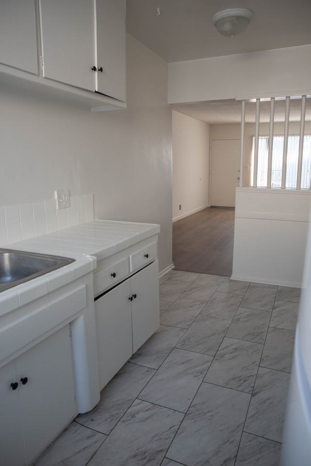 118 S Normandie Ave #9 - Photo 5 of 14