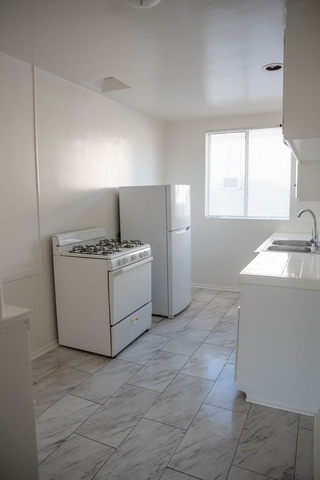 118 S Normandie Ave #9 - Photo 6 of 14