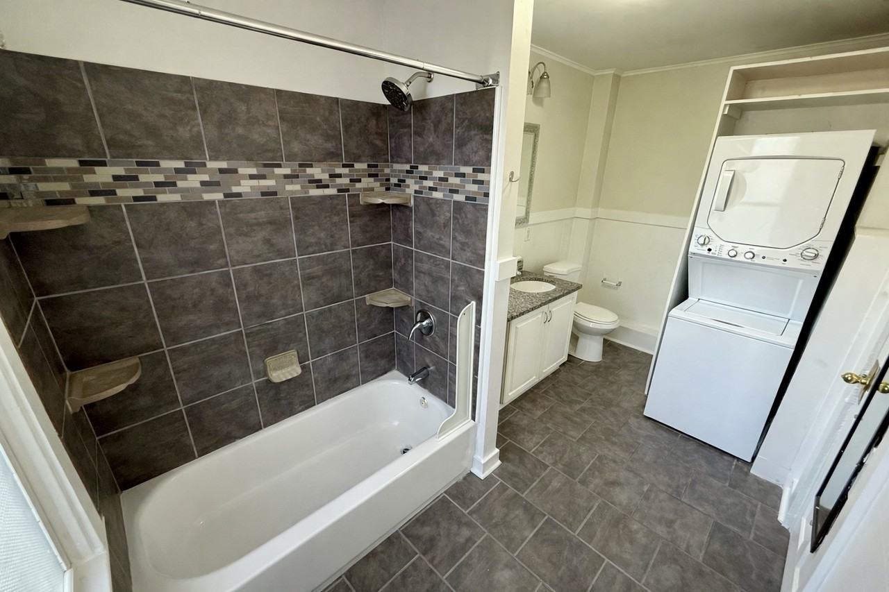 411 Lyman Ave #2 - Photo 2 of 25