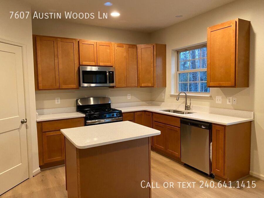 7607 Austin Woods Ln - Photo 4 of 19