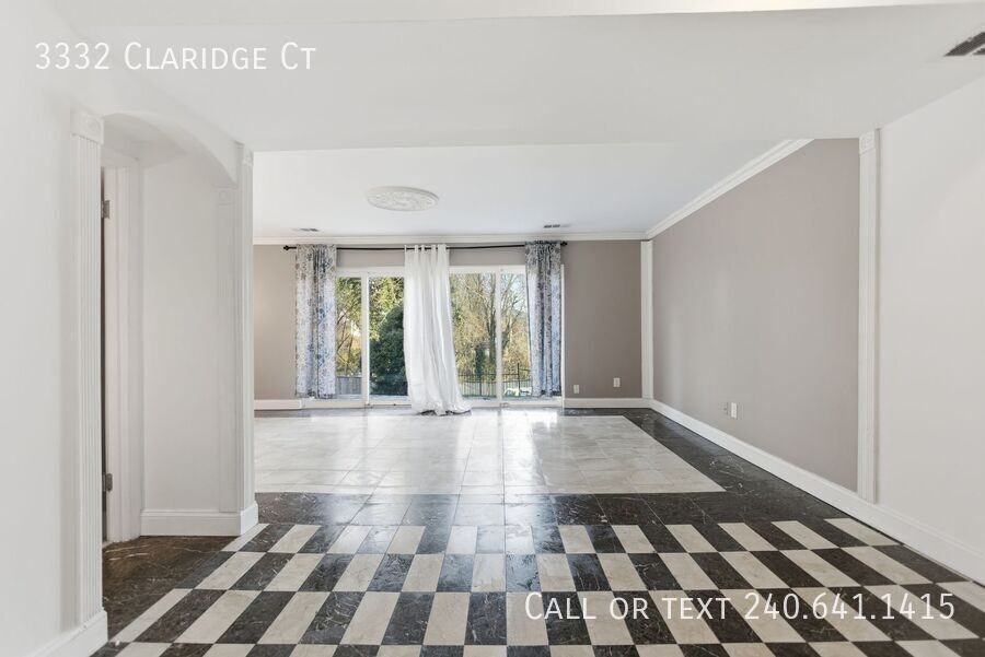 3332 Claridge Ct - Photo 5 of 33