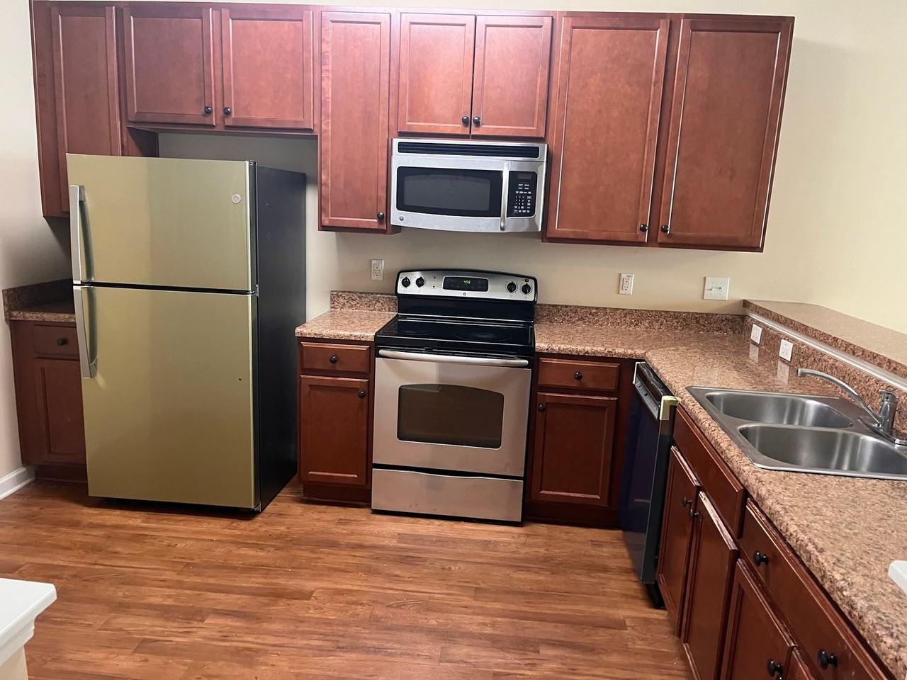 6183 Neuse Wood Dr - Photo 4 of 15