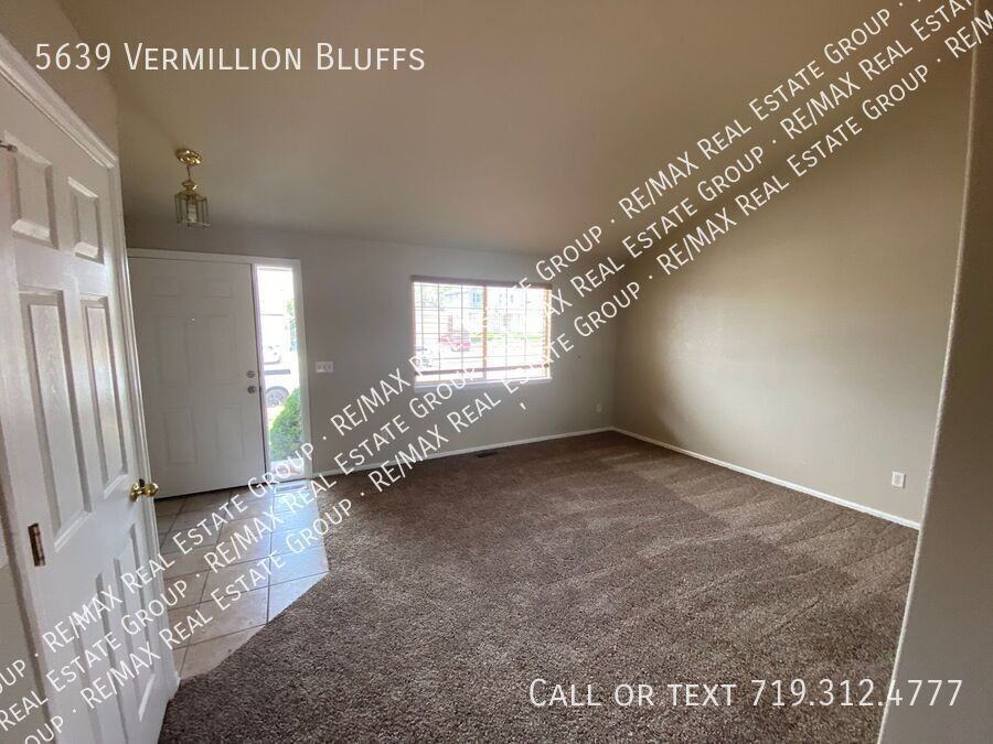 5639 Vermillion Bluffs Dr - Photo 7 of 14