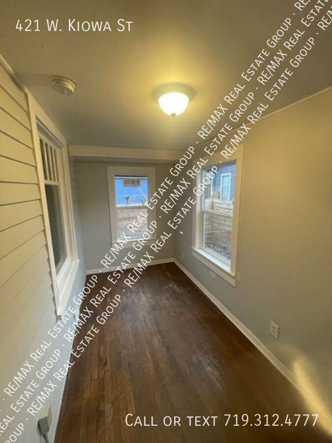 421 W Kiowa St - Photo 2 of 13