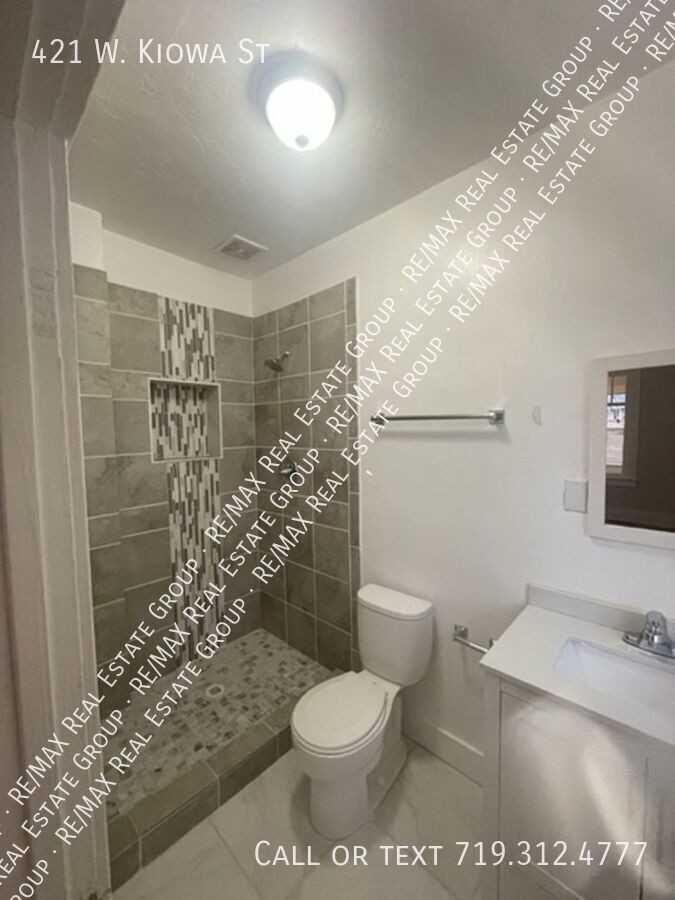 421 W Kiowa St - Photo 5 of 13