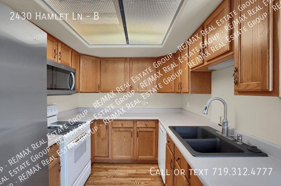 2430 Hamlet Ln #B - Photo 6 of 20