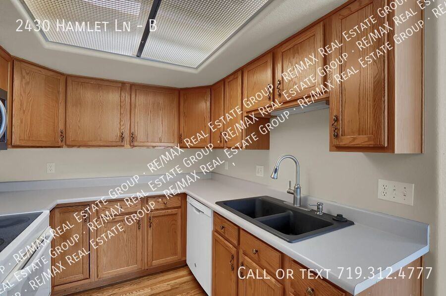 2430 Hamlet Ln #B - Photo 7 of 20