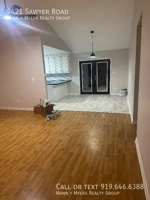 9421 Sawyer Rd - Photo 3 of 10