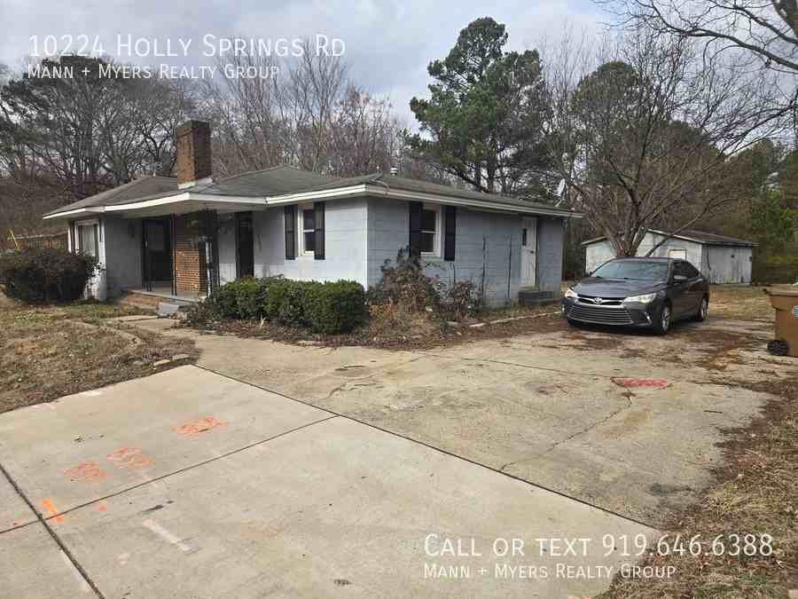 10224 Holly Springs Rd - Photo 2 of 27