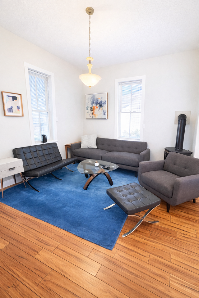 722 Broadway Blvd Se #NA - Photo 2 of 16