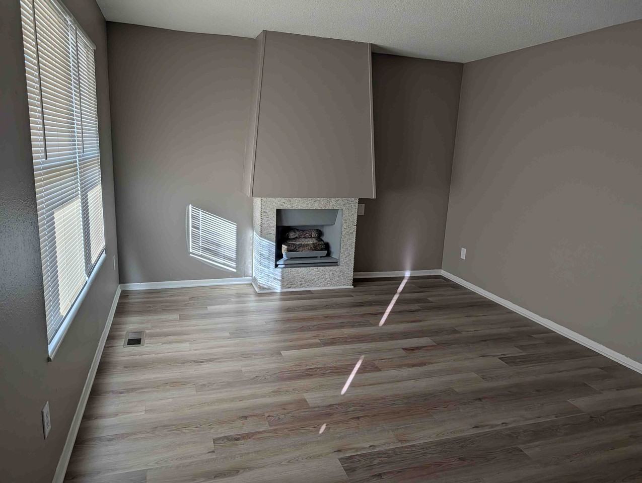 2537 Clovermere Ct #NA - Photo 3 of 8