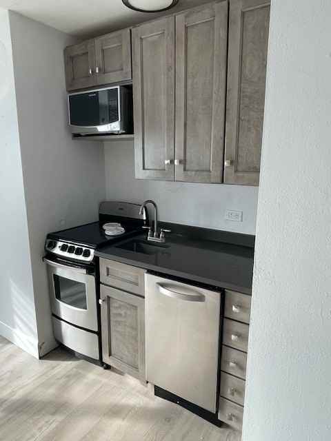 1508 Dolphin St #4 - Photo 2 of 15