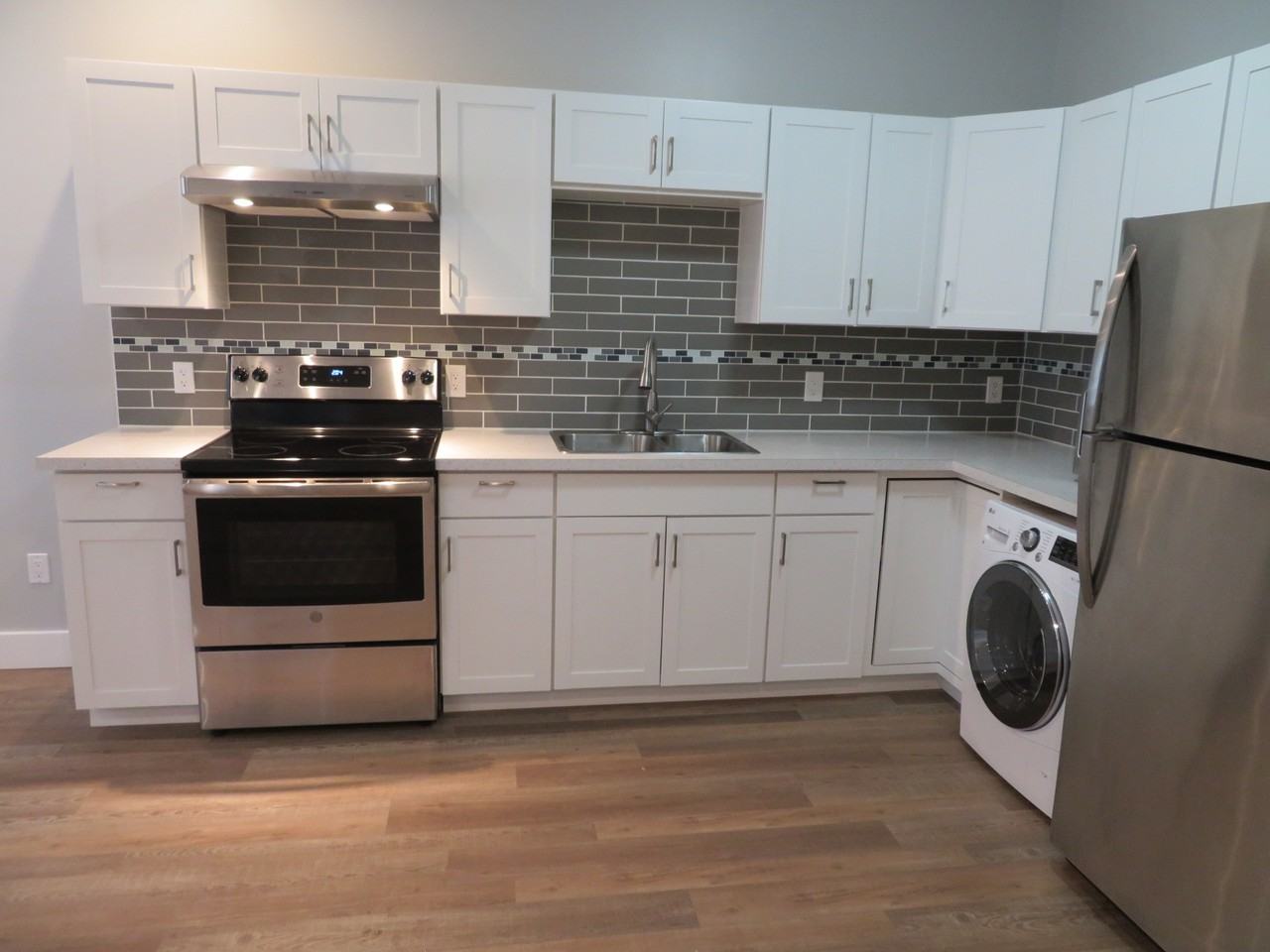 1005 Arngask Ave #1 - Photo 2 of 10