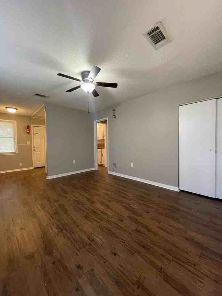 1133 Beechdale Rd - Photo 3 of 17