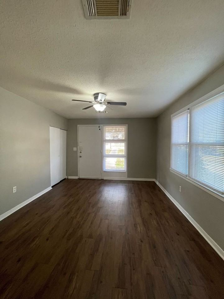 1133 Beechdale Rd - Photo 4 of 17