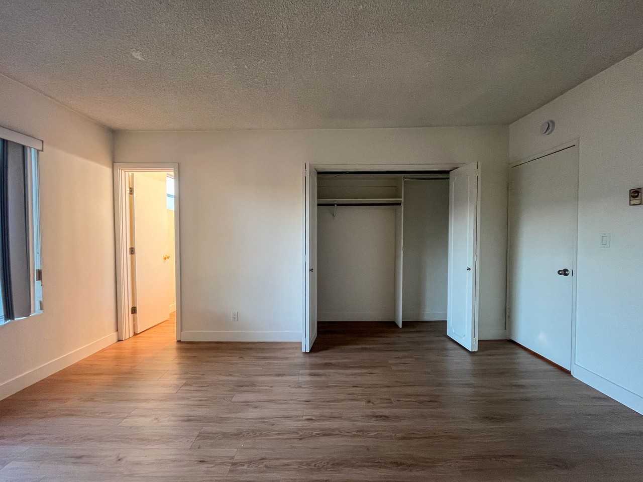 2439 Chelsea Pl - Photo 4 of 5