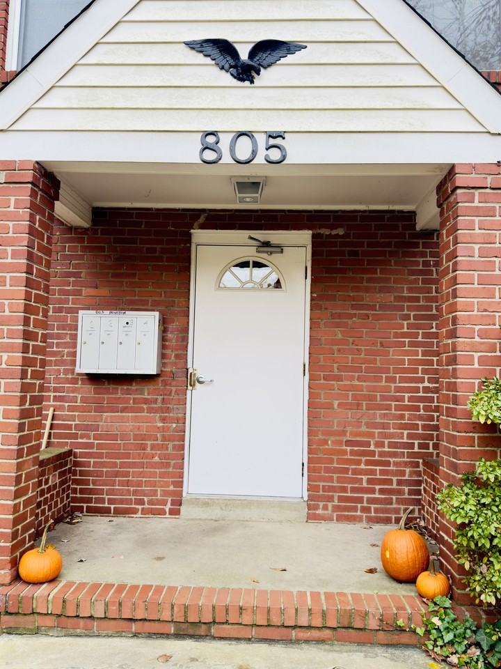 805 Houston Ave #4 - Photo 2 of 7