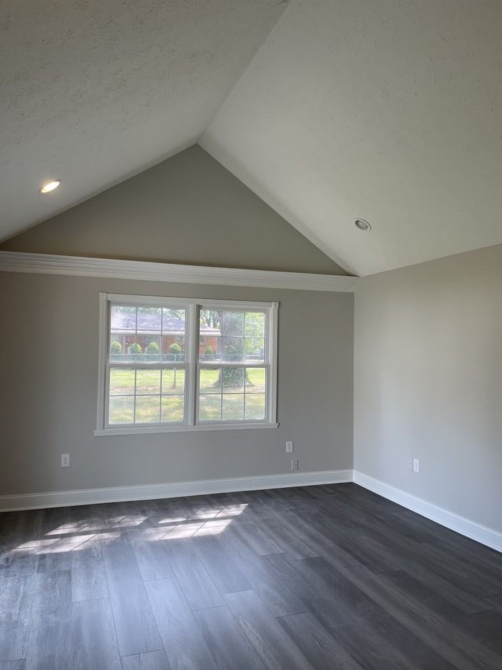 10717 N Park Ave #NA - Photo 5 of 40