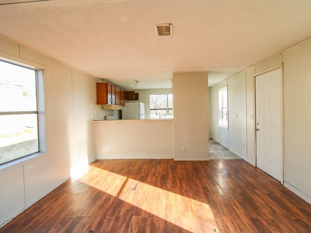 1816 Vales Mill Rd - Photo 5 of 14