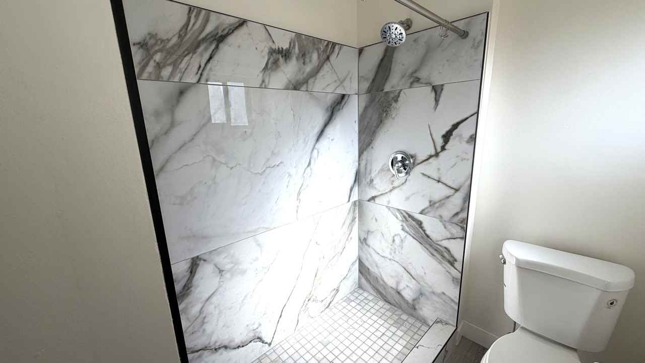 827 Lime Avenue - 827-1/2 #827-1-2 - Photo 5 of 9