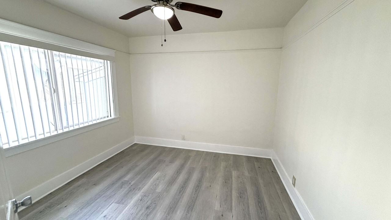 827 Lime Avenue - 827-1/2 #827-1-2 - Photo 6 of 9