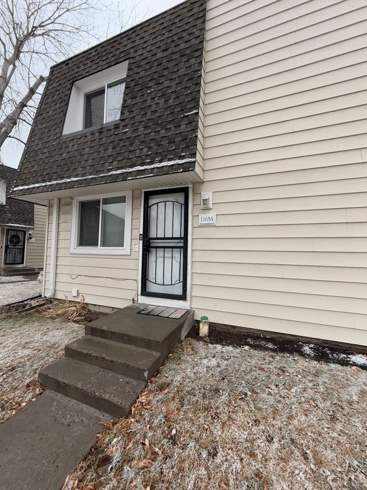 1165 South Oneida Street - Photo 3 of 31