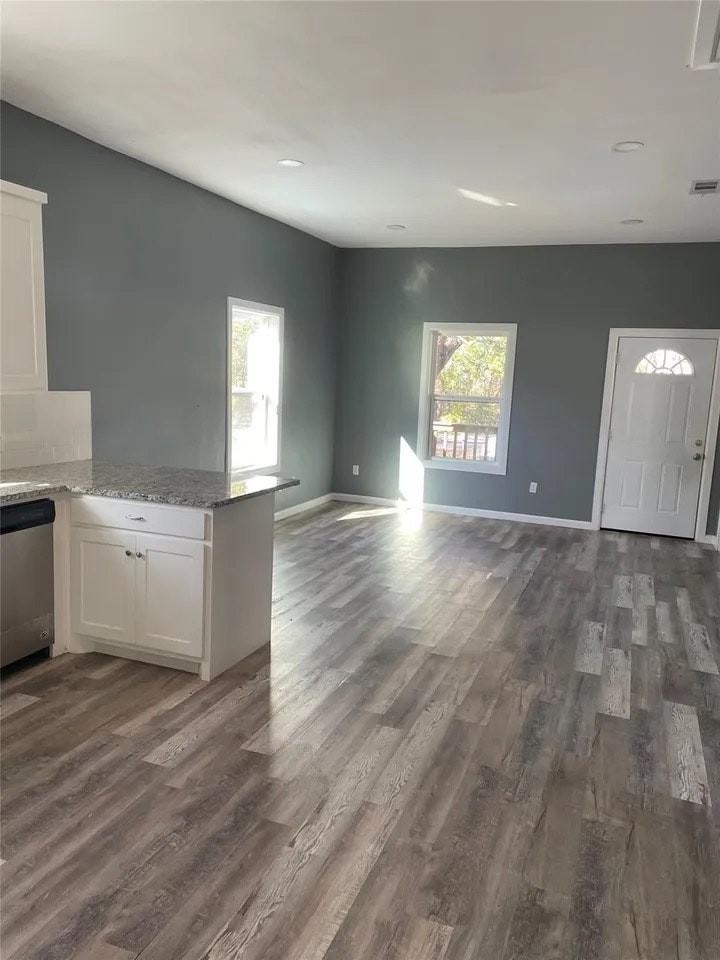 426 W Day St - Photo 5 of 7