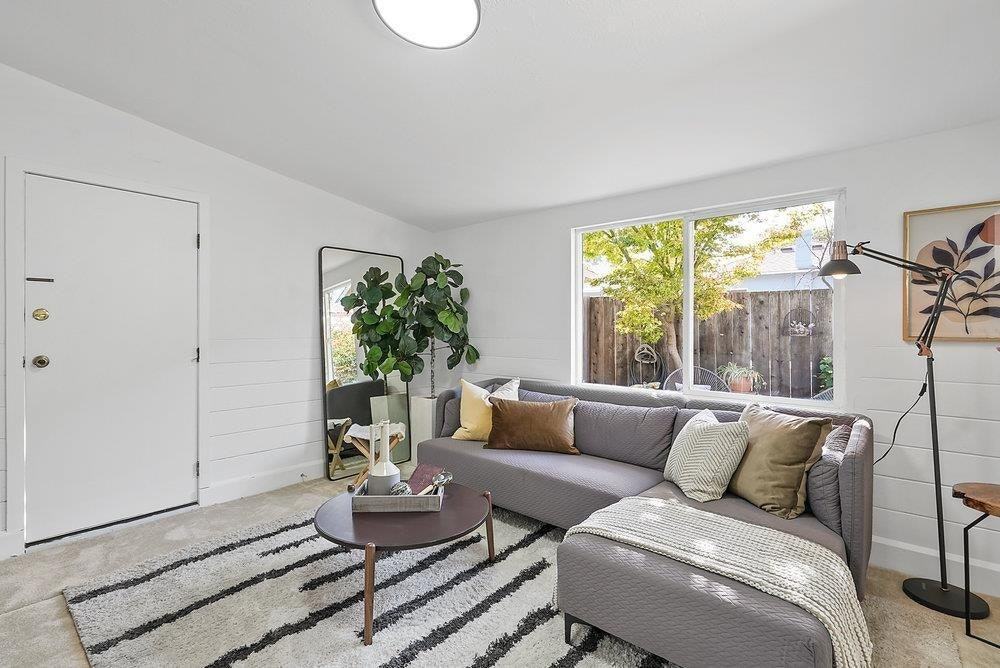 1021 Leona Court - Photo 5 of 16