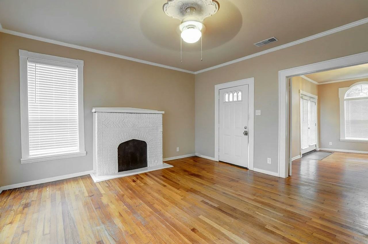 2106 Laurel Street - Photo 2 of 10