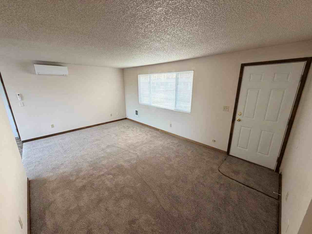 650 N 4th St - Photo 2 of 10