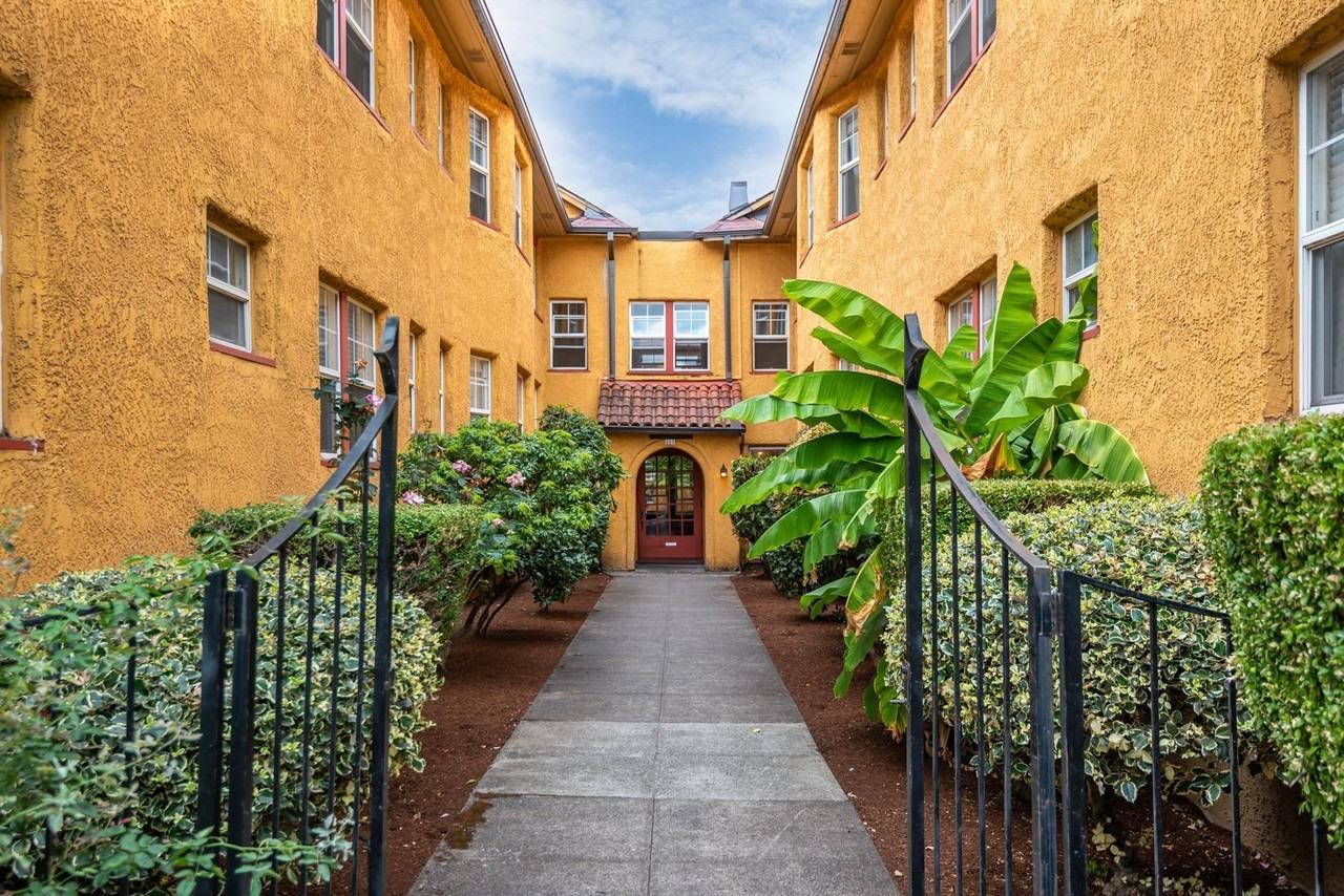 San Da Roda Apartments - Photo 2 of 5