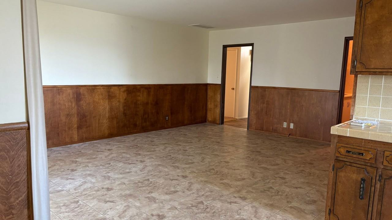 2330 Longview Dr - Photo 6 of 17