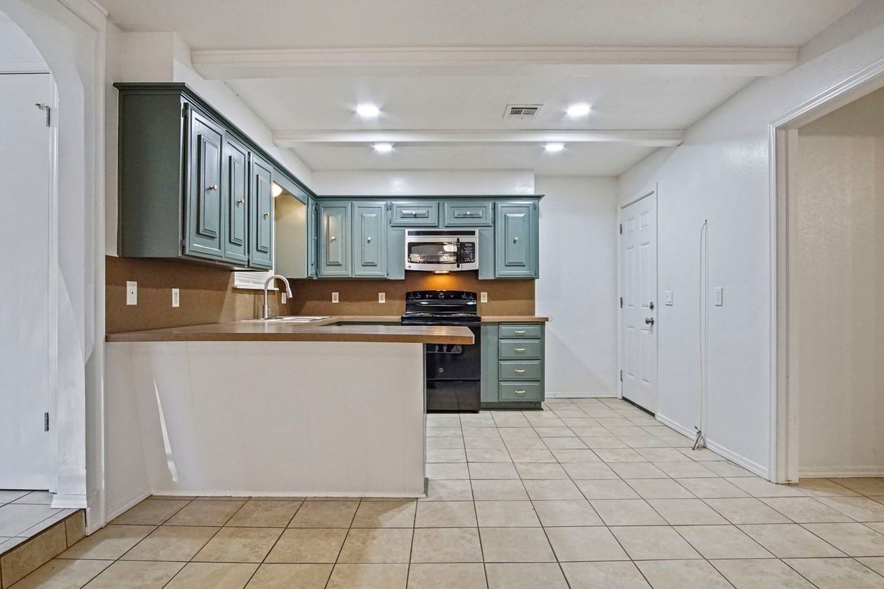 4118 Se 14th St - Photo 7 of 26