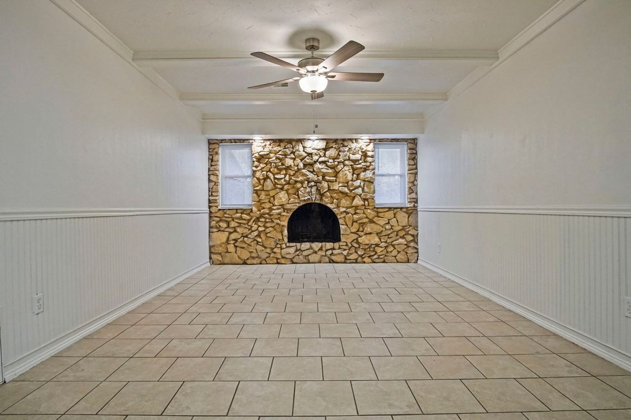 4118 Se 14th St - Photo 3 of 26