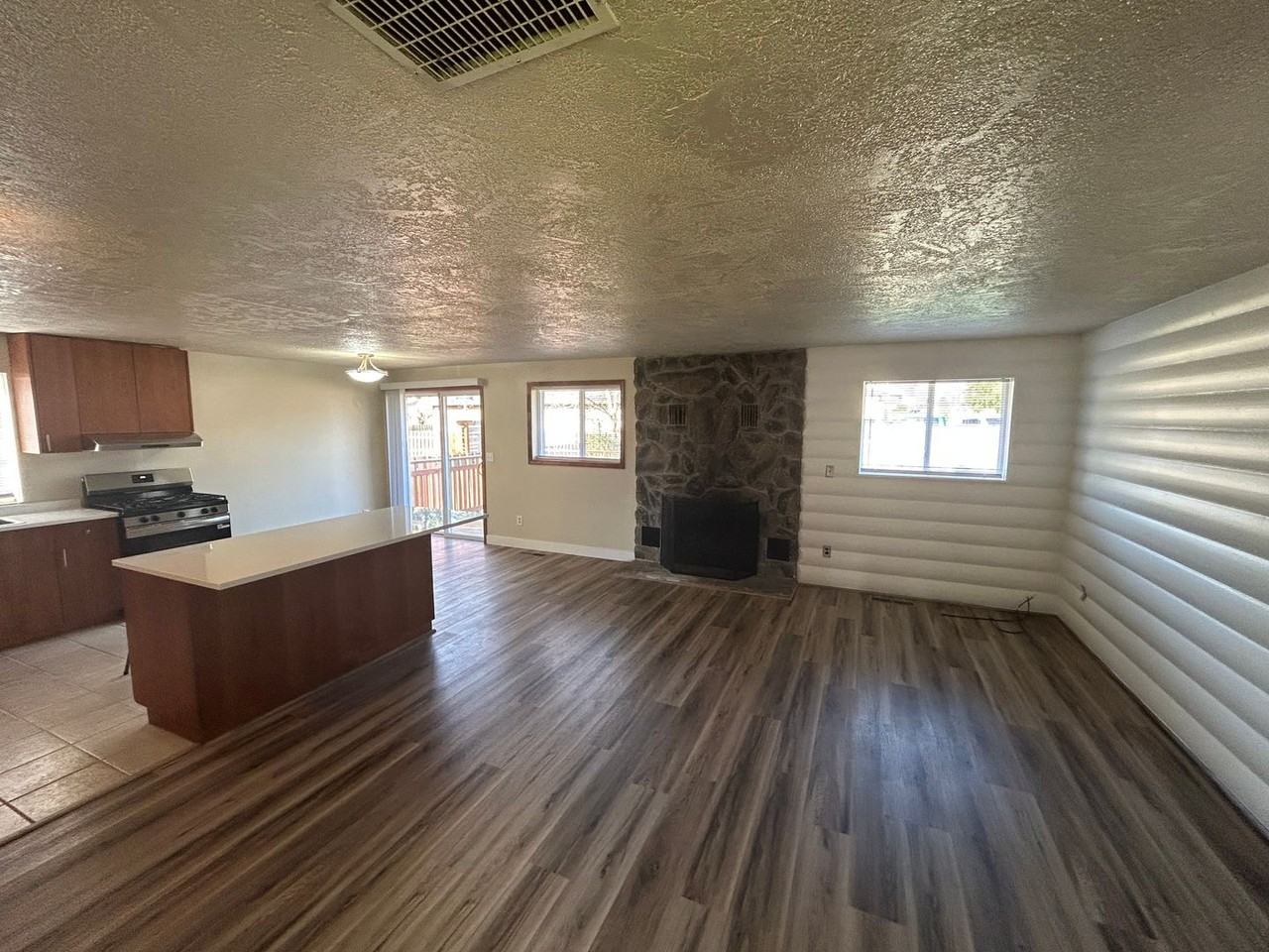 609 E Foothills Dr - Photo 2 of 17