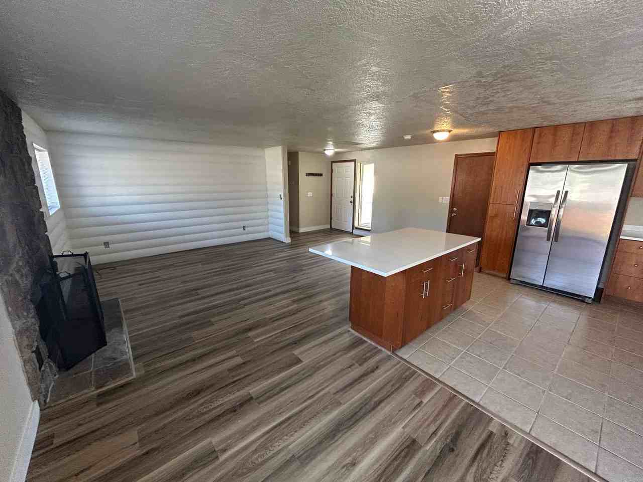 609 E Foothills Dr - Photo 5 of 17