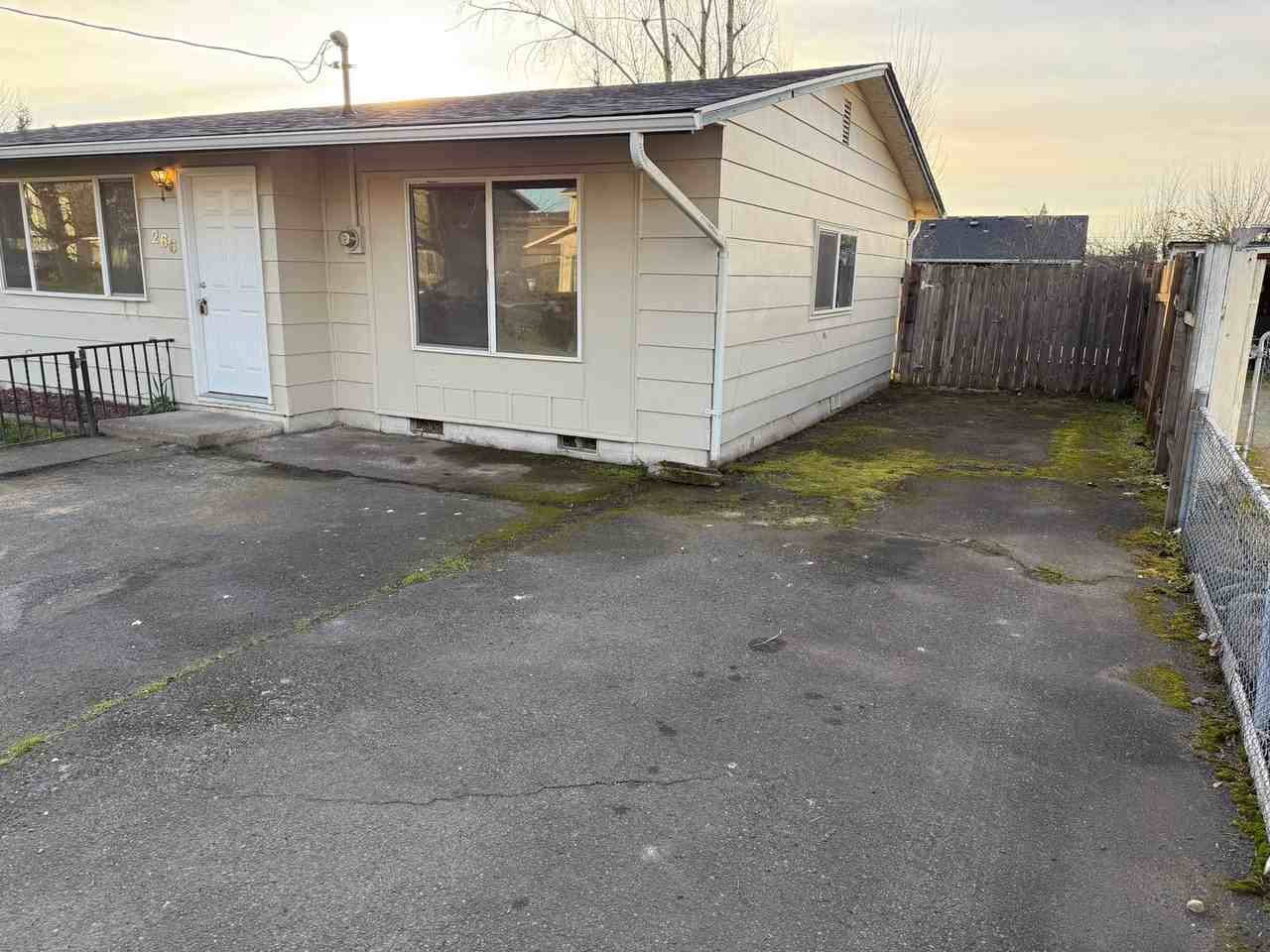 266 40th St - Photo 3 of 29