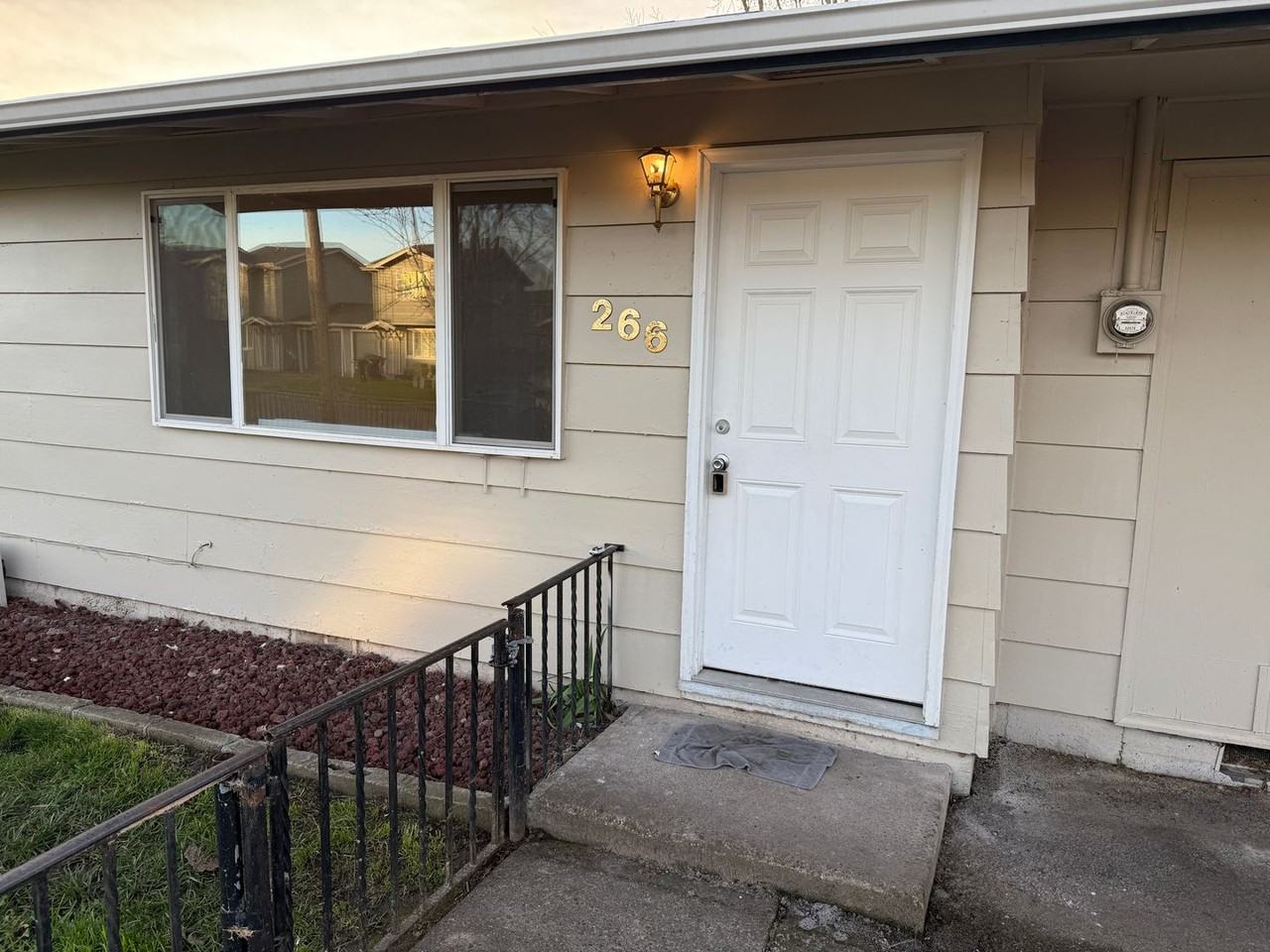 266 40th St - Photo 5 of 29