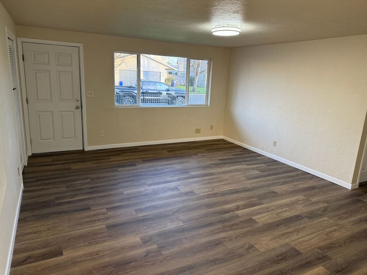 266 40th St - Photo 7 of 29