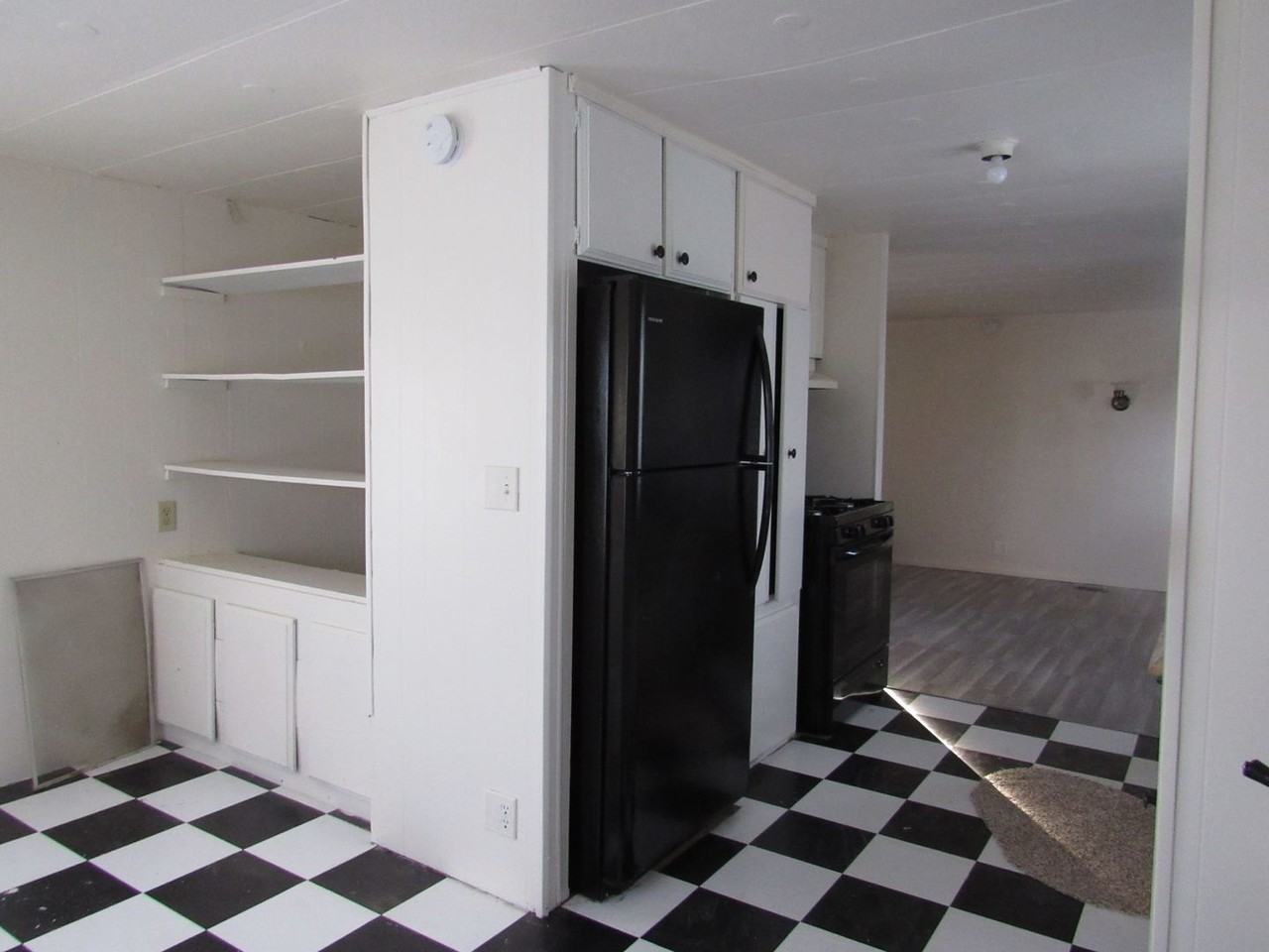 292 S 4th Ave - Photo 4 of 13