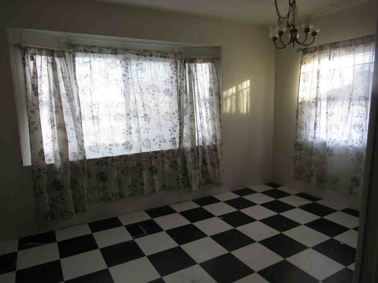 292 S 4th Ave - Photo 5 of 13